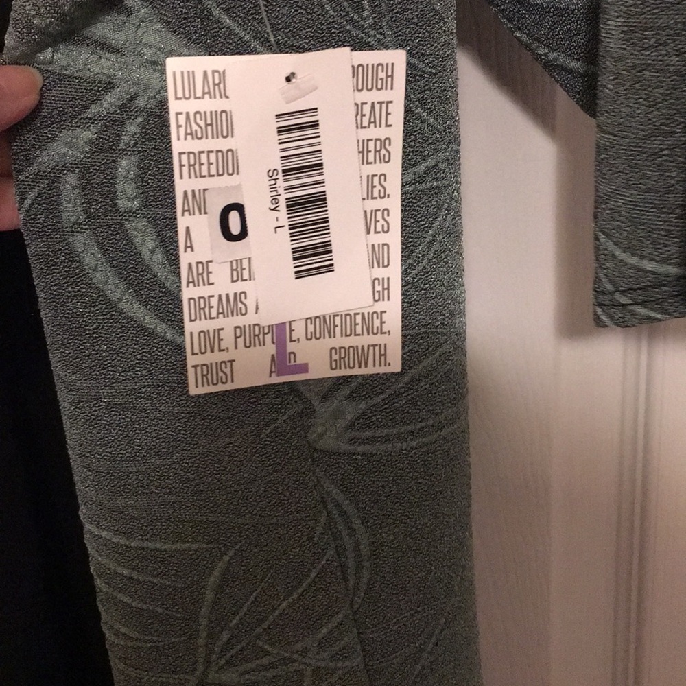 Lularoe green jacquard shirley - Picture 3 of 3